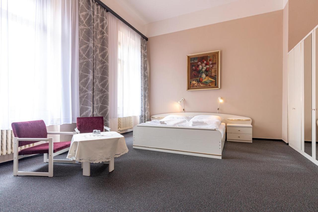 Hotel Slovan Plzeň Exterior foto